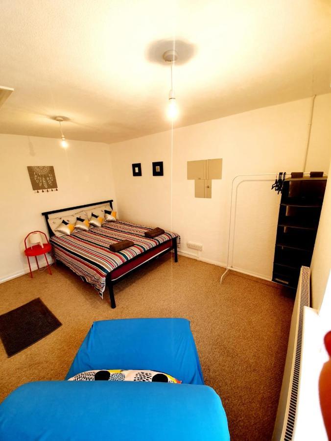 Rayleigh Town Centre 2 Bedroom Apartment Bagian luar foto