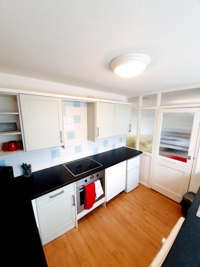 Rayleigh Town Centre 2 Bedroom Apartment Bagian luar foto